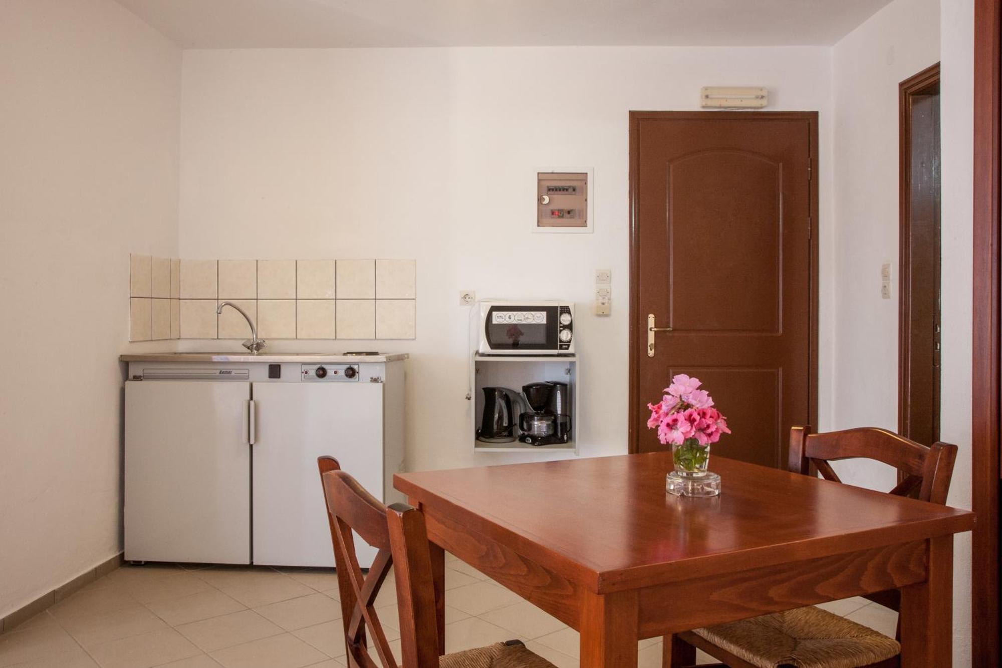 Ekavi Apartments Agia Marina Zewnętrze zdjęcie