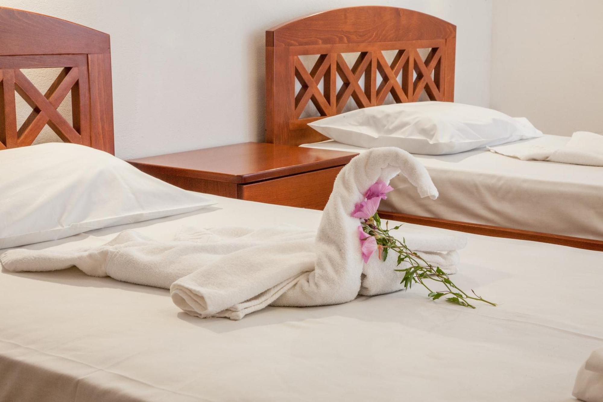 Ekavi Apartments Agia Marina Zewnętrze zdjęcie