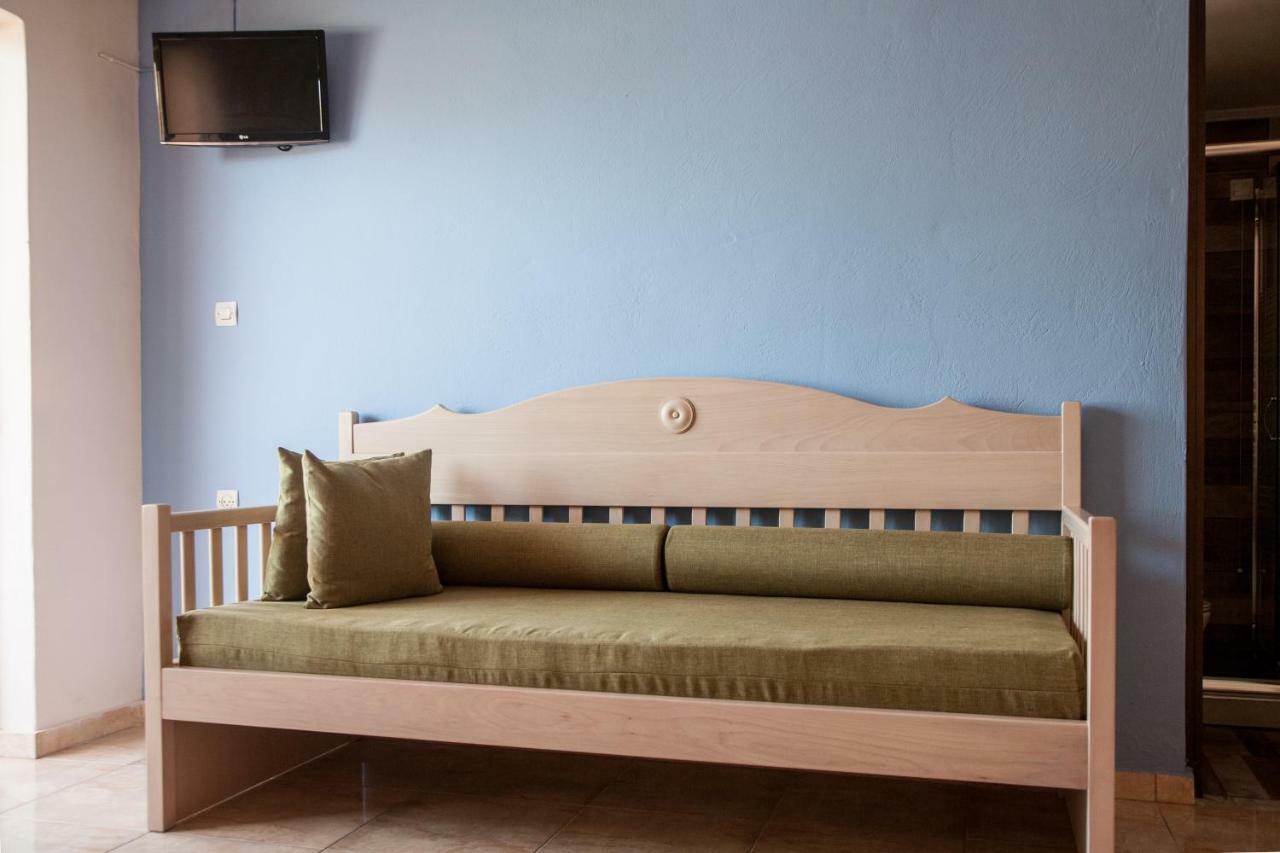 Ekavi Apartments Agia Marina Zewnętrze zdjęcie