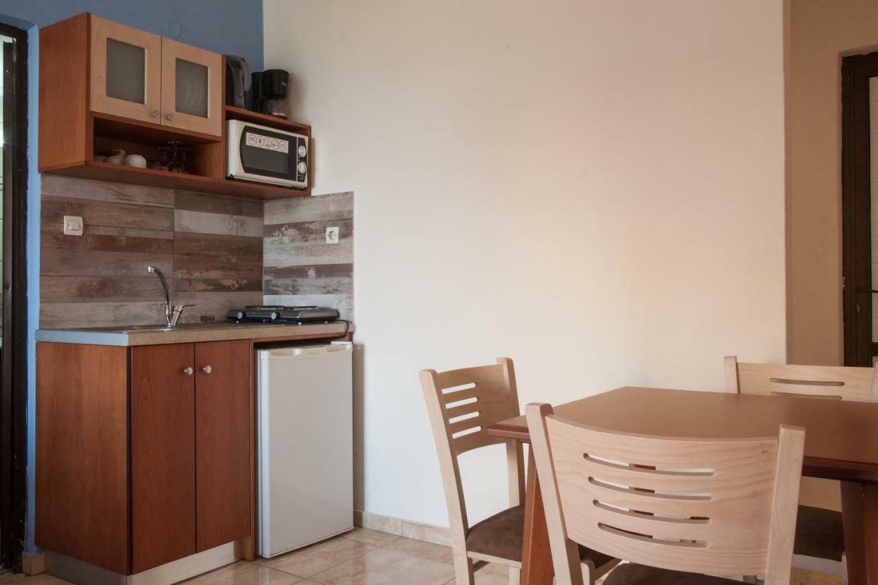 Ekavi Apartments Agia Marina Zewnętrze zdjęcie